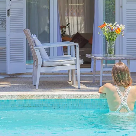 Casa vacanze Mit Garten, Sonnenterrasse Sowie Ueberdachter Terrasse Und Pool In Strandnaehe