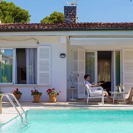 Mit Garten, Sonnenterrasse Sowie Ueberdachter Terrasse Und Pool In Strandnaehe * Cala Ratjada (Mallorca)