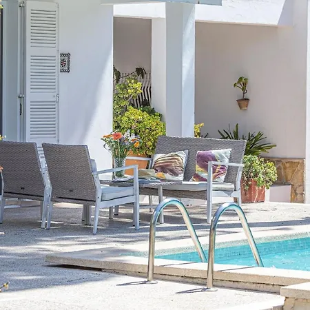 Mit Garten, Sonnenterrasse Sowie Ueberdachter Terrasse Und Pool In Strandnaehe Casa vacanze Cala Ratjada (Mallorca)